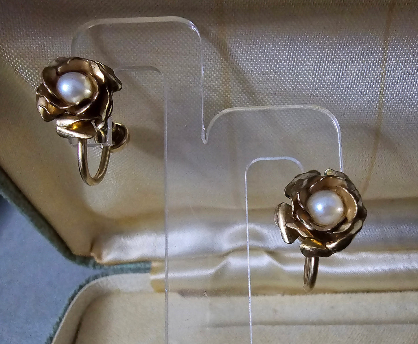 Beautiful 1950's 12ct gold filled and cultured pearl rose earrings, breathtakingly beautiful.